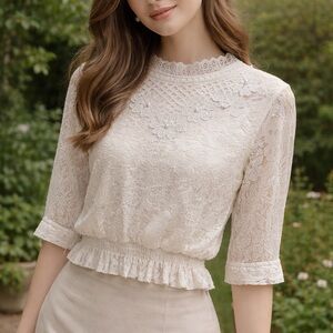 Chic Floral Lace Blouse in Cream